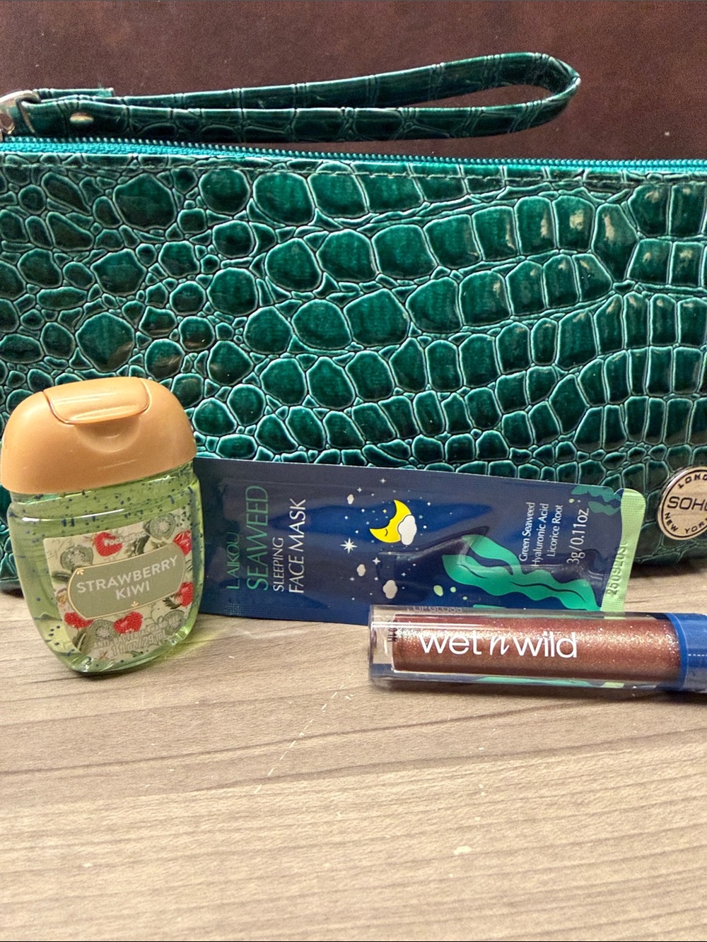 wet n wild Lip Gloss & Teal Pouch Set - Picture 3 of 6